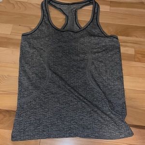 Lululemon swiftly tech tank size 10